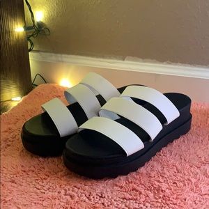 Forever 21 Black and White Platform sandals